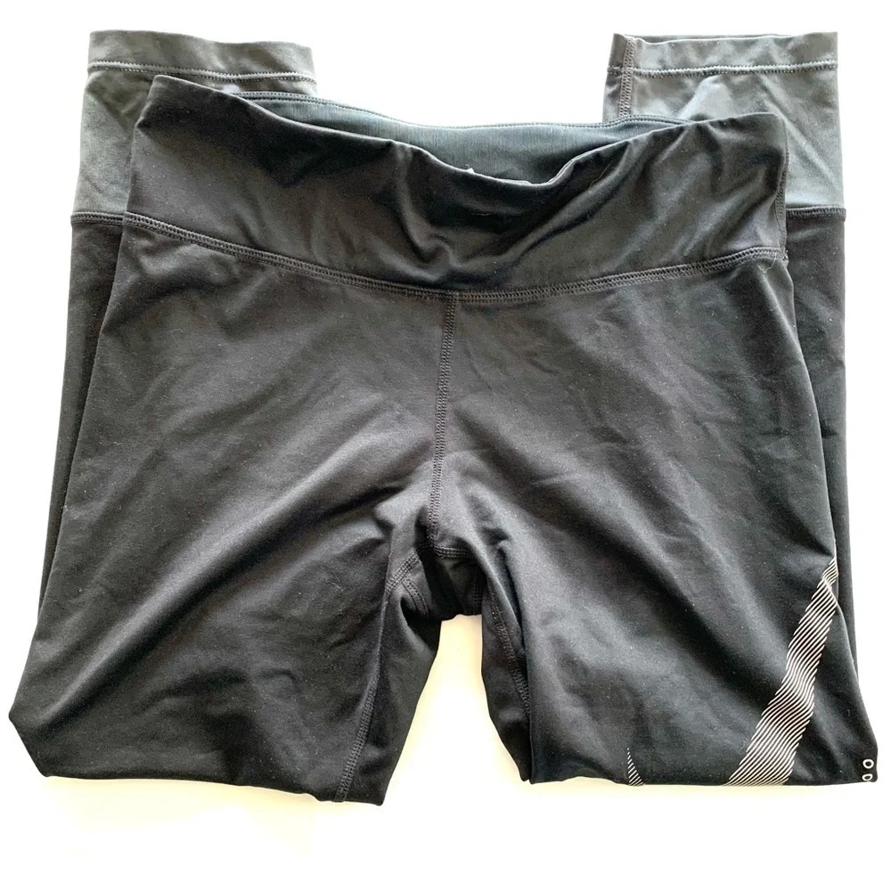 Nike Women’s 3/4 Leggings Size M